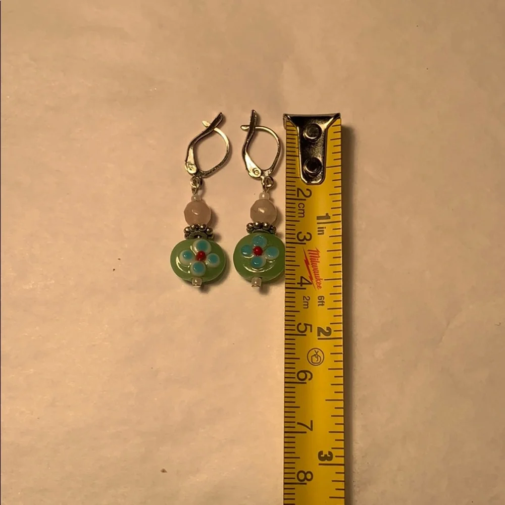 Murano Glass flower pretty boho earrings w/secure - Picture 6 of 7